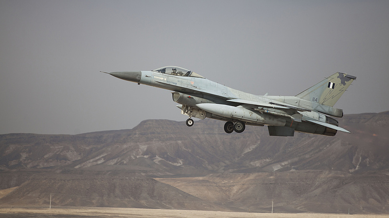 Izrael légicsapásokat hajtott végre Gázában
