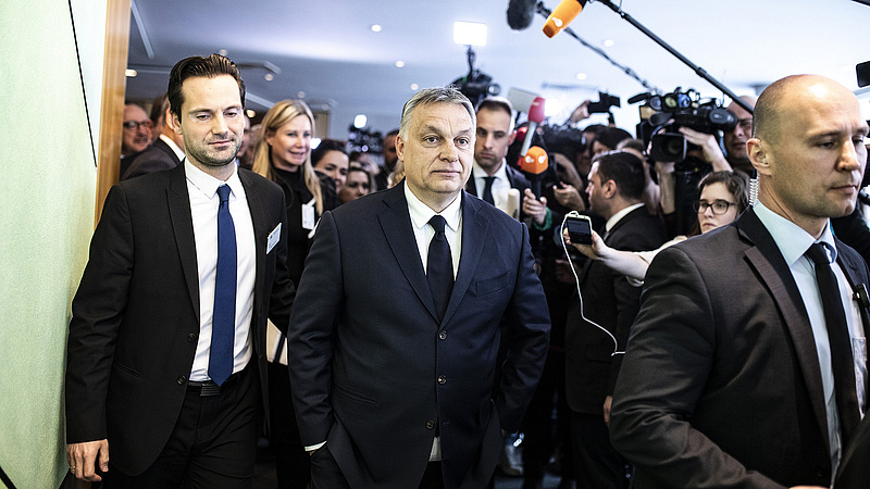 Tusk bejelentette, még nem szavaz a néppárt a Fidesz kizárásáról