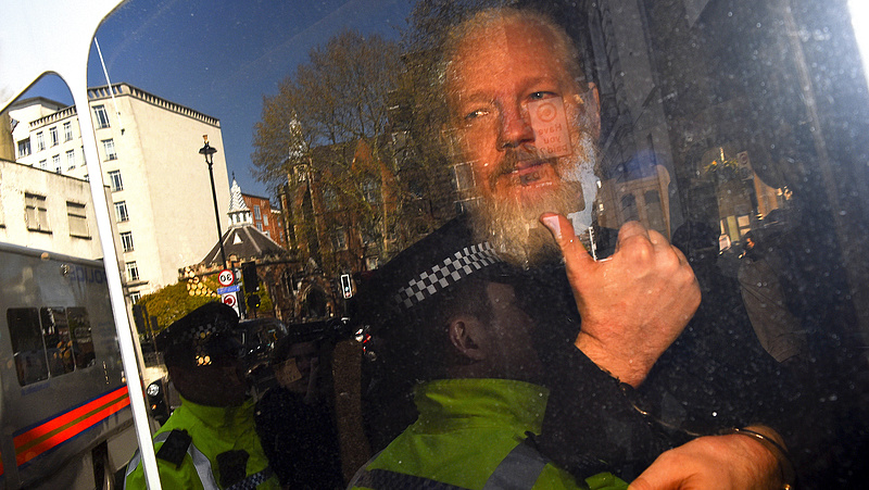 Ismét kérik Assange kiadását az amerikaiak