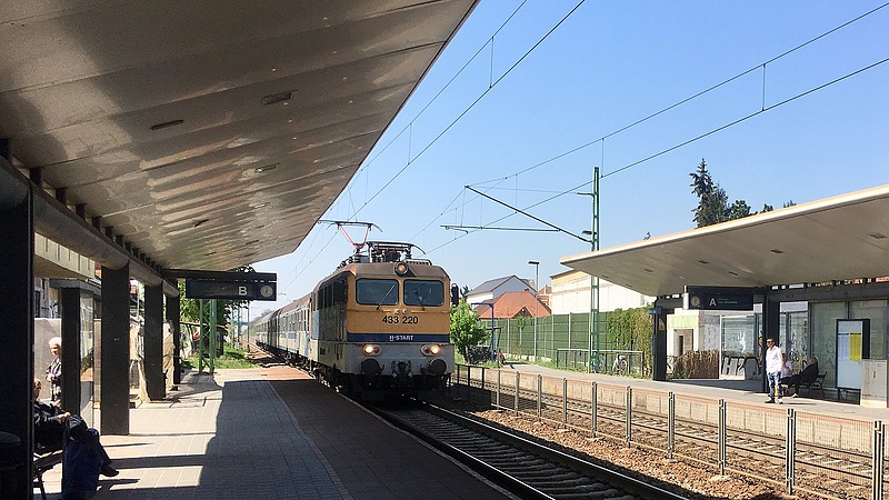 Baleset miatt csúszás várható a Budapest-Székesfehérvár-Szombathely vasútvonalon