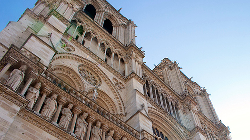 A L'Oréal 32 milliárd forintot ad a Notre-Dame újjáépítésére