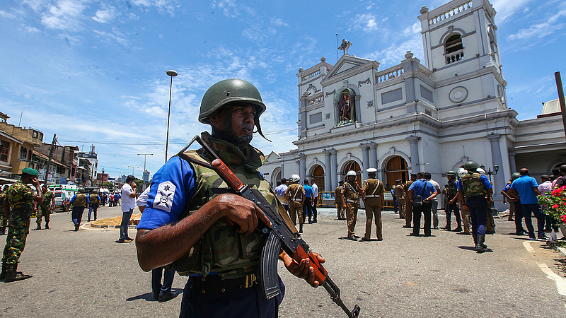 Már közel 300 halálos áldozata van a Srí Lanka-i terrortámadásnak