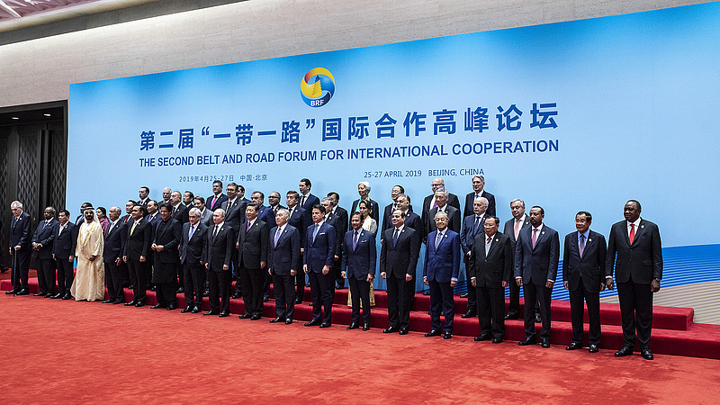 Több mint 64 milliárd dollár értékben írtak alá megállapodásokat a pekingi csúcson