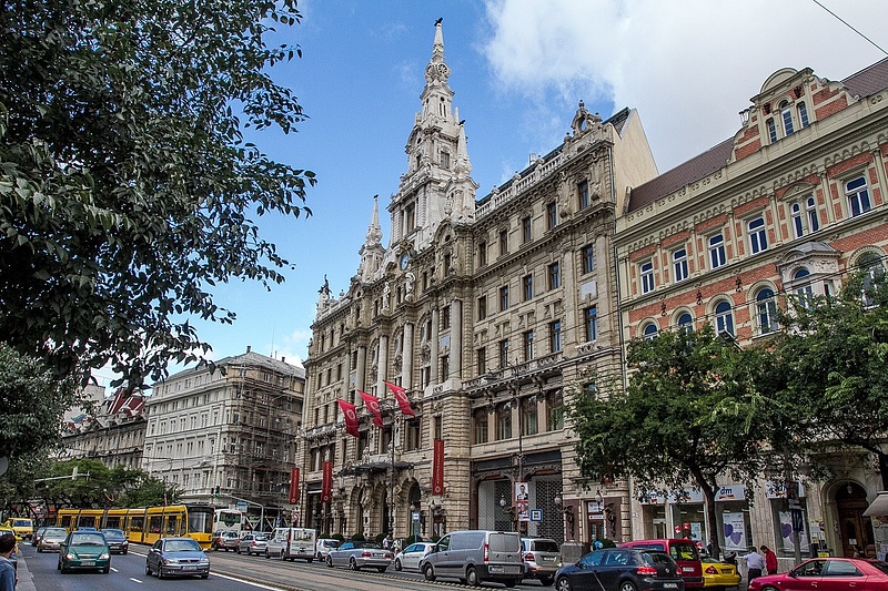 Továbbadták a patinás budapesti szállodákat