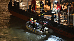 Hajóbaleset: a magyar hatóságok intézkedésein a világ szeme