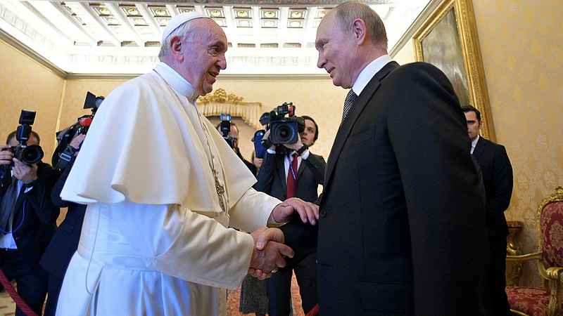 Ferenc pápa Putyinnal találkozott