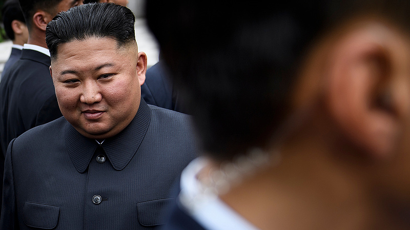 Ritka pillanat: Kim Dzsongun bocsánatot kért