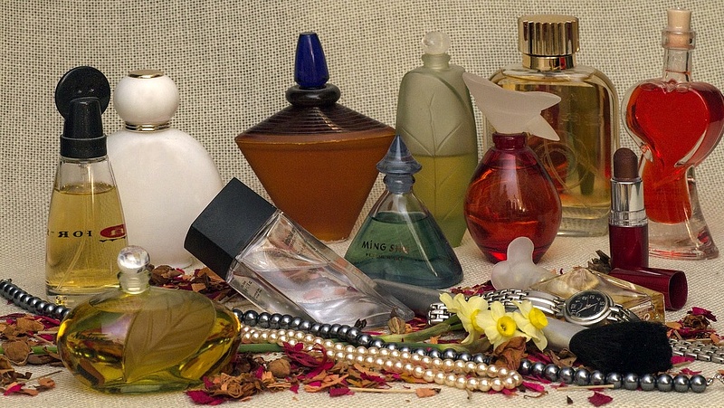 Sok hamis parfümöt találtak
