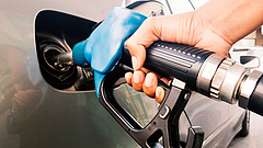 Tartósan olcsó lehet a tankolás a magyar benzinkutakon