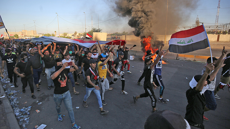 Már legalább 70 halálos áldozata van az iraki tüntetéseknek