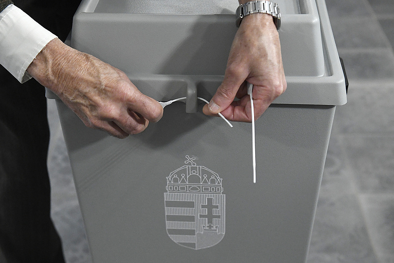 Minden magyarországi szavazókörben lesz ellenzéki szavazatszámláló
