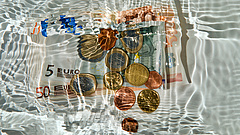 348 forint körül jegyzik az eurót