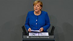 Merkel riadót fúj, kezébe veszi az európai oltáshelyzet megoldását