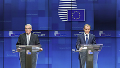 Történelmi hibáról beszélt Juncker