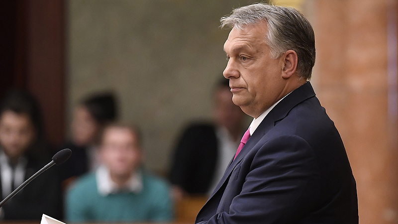 Orbán üzent a parlamentből: a haza nem lehet ellenzékben