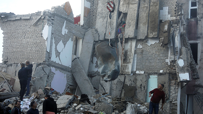 Albániai földrengés: befejezték a kutatást a túlélők után