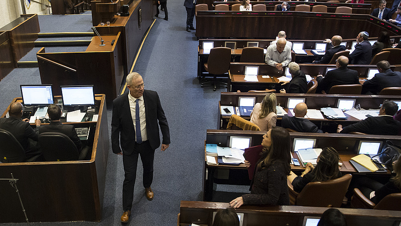 Új választás jön Izraelben, feloszlatta magát a parlament