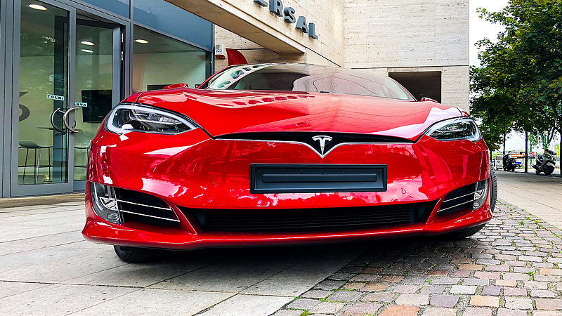 Tesla kell, a többi nem - érdekes adatok a kínai autópiacról 