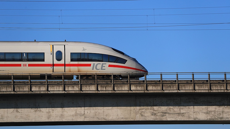 A Kremlbe is vezethetnek a német vasút elleni szabotázs szálai