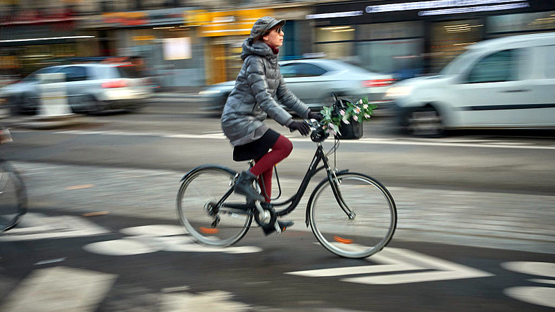 Új, ideiglenes kerékpársávokat festenek fel Budapesten