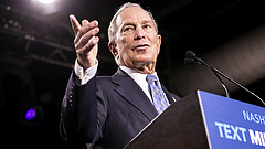 Dübörög a villámháború: Bloomberg már második