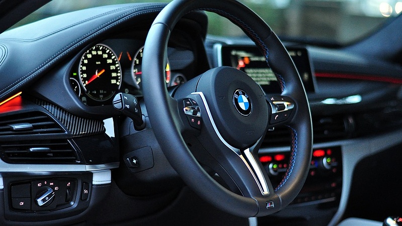 BMW: eltűnhet az autóvásárlók ötöde 