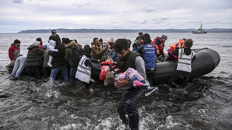 Az EU folytatja a törökországi menekülttámogató programjait