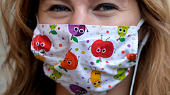 Koronavírus: ilyen maszkot ajánl a Semmelweis Egyetem rektora 