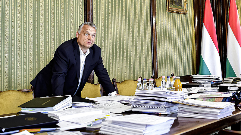 Könyv: Mi Orbán Viktor tikta?