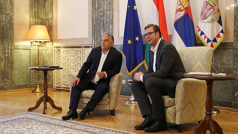 Lecserélheti a háta mögött álló pártot Szerbia elnöke