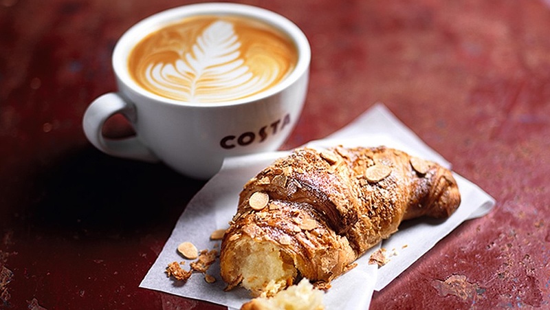 A brit Costa Coffee üzletekben 3900 forint a minimális órabér