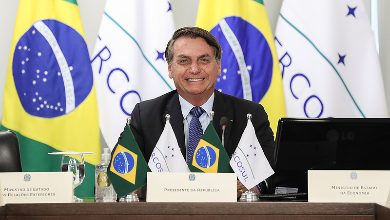 A brazil elnök újabb családtagja lett koronavírusos