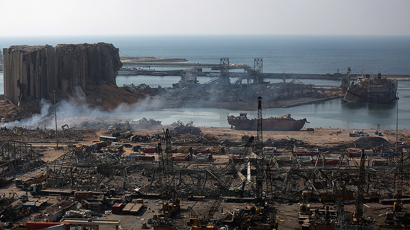 Ismét lángokban áll a bejrúti kikötő