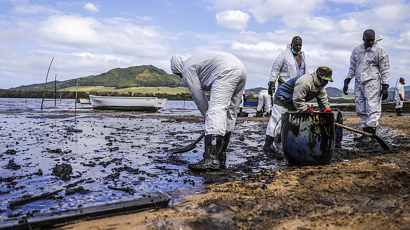 Sikerül kezelni az olajkatasztrófát Mauritiuson