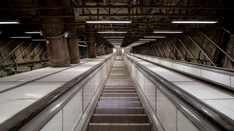 Metrófelújítás: a Deák téren bányászmunkával készül el a liftakna (képgalériával)