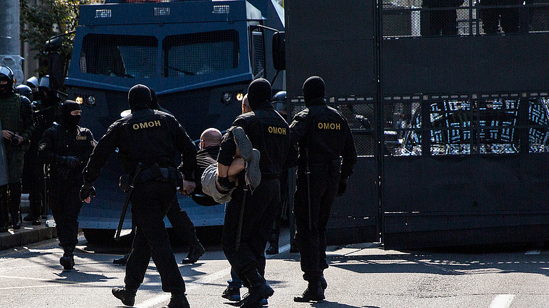 Ismét tüntetőket tartóztattak le Minszkben