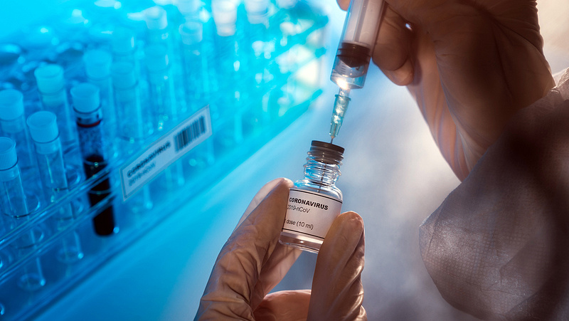 Súlyos mellékhatás miatt felfüggesztik egy kínai vakcina tesztelését