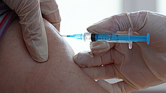 A Pfizer vakcinája 95 százalékos hatékonyságú