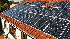 A napelemek hatékonysága átlépi a 30 százalékot, de felbukkant egy másik opció is