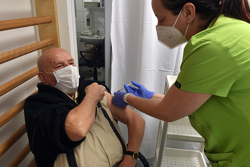 Koronavírus: itt tart most a nyugdíjasok oltása