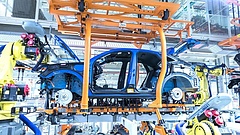 Jövőre is marad az autógyártás bénultsága Kínától Magyarországig