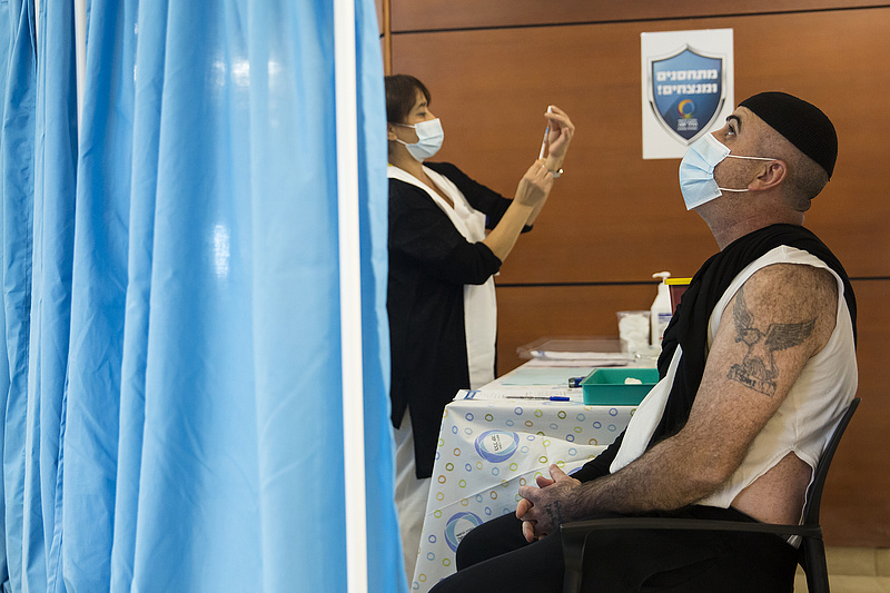 Koronavírus: nyerésre állnak a járvánnyal szemben - búcsút intenek a maszkoknak?