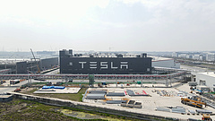 Meglepő helyre viszi új központját a Tesla