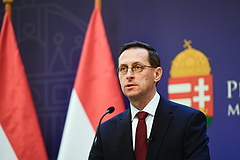 A magyarok szerint marad posztján az egyik legfontosabb miniszter