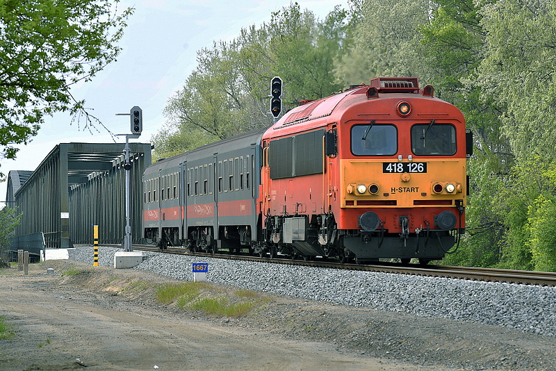 MÁV: kisiklott egy vonat a miskolci vonalon, késésekre lehet számítani