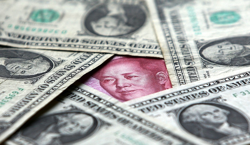 Fenyegető tempóban szórja Kína az amerikai államkötvényeket