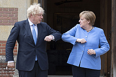 Rendszeres kormányközi konzultációkról állapodott meg Johnson és Merkel