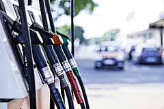 A Mol bejelentkezett a kormány döntése miatt bajba került benzinkutakért