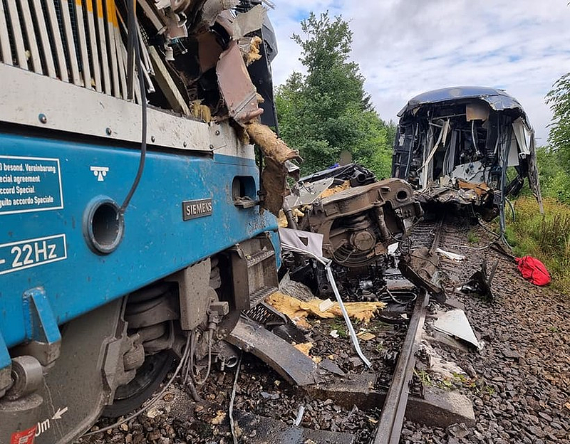 Tragikus vonatbaleset Csehországban (frissítve)