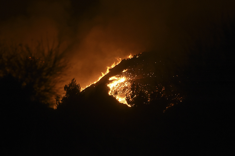 Újra evakuálni kellett több spanyol falut erdőtűz miatt